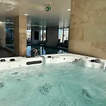 Bliss - Pool & *
