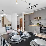 Apartament Bliss - Pool & Năvodari