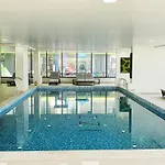 Bliss - Pool & Năvodari