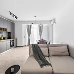 Apartament Bliss - Pool & Năvodari