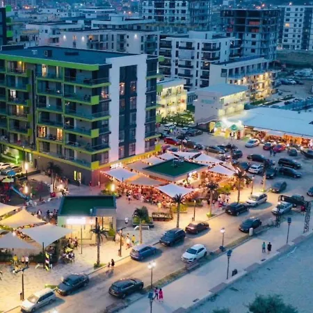 Bliss - Pool & Navodari