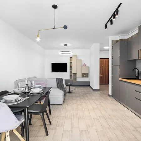Apartman Bliss - Pool & Năvodari