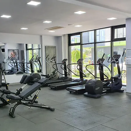 Bliss - Pool & Navodari