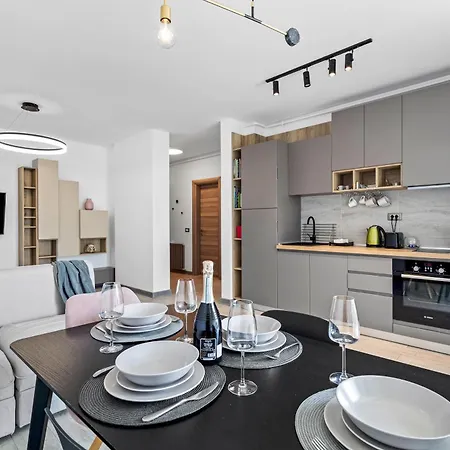Apartament Bliss - Pool & Năvodari