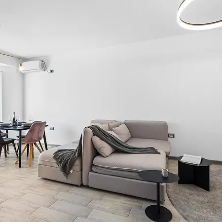 Bliss - Pool & Apartament *