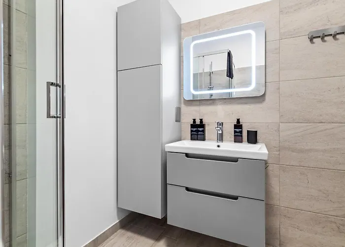 Bliss - Pool & * 那沃达利